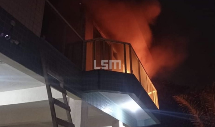 Saquarema: Idosa é resgatada de apartamento em chamas no bairro de Itaúna