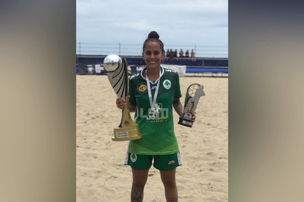 Atleta maricaense Thatiely Santos é vice-campeã em Campeonato de Beach Soccer