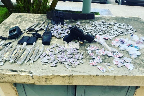 Polícia Militar prende três homens com drogas e apreende uma arma em Itaboraí 