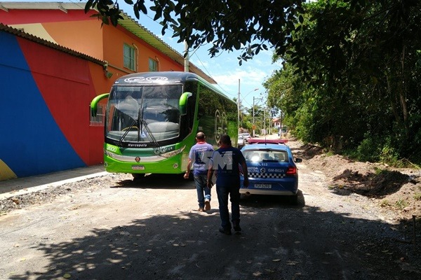 Fiscalização é realizada para impedir a entrada de veículos de turismo sem autorização em Ponta Negra 