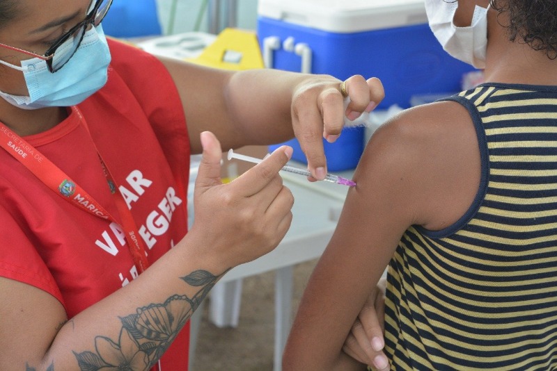 Covid-19: Polos para vacinação de crianças, adolescentes e adultos são separados em Maricá