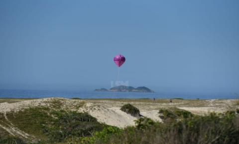 Balão é visto caindo na Restinga de Maricá